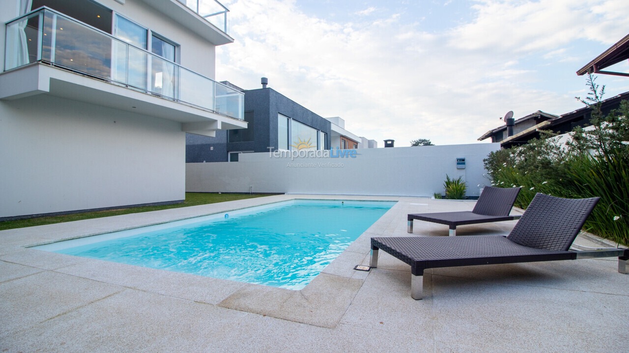 Casa para aluguel de temporada em Florianopolis (Canasvieiras)