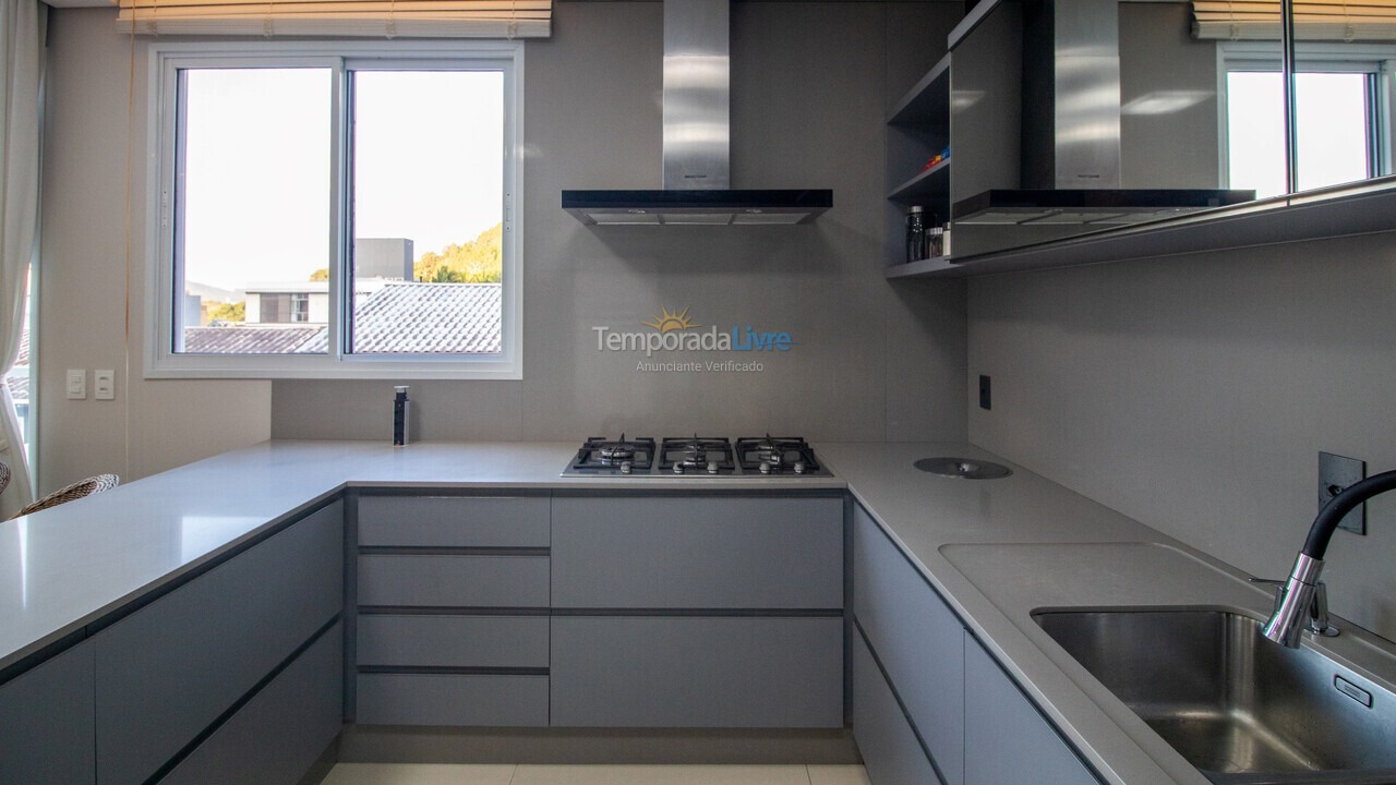 Casa para aluguel de temporada em Florianopolis (Canasvieiras)