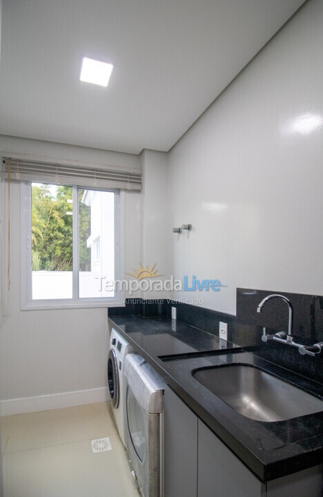 Casa para aluguel de temporada em Florianopolis (Canasvieiras)