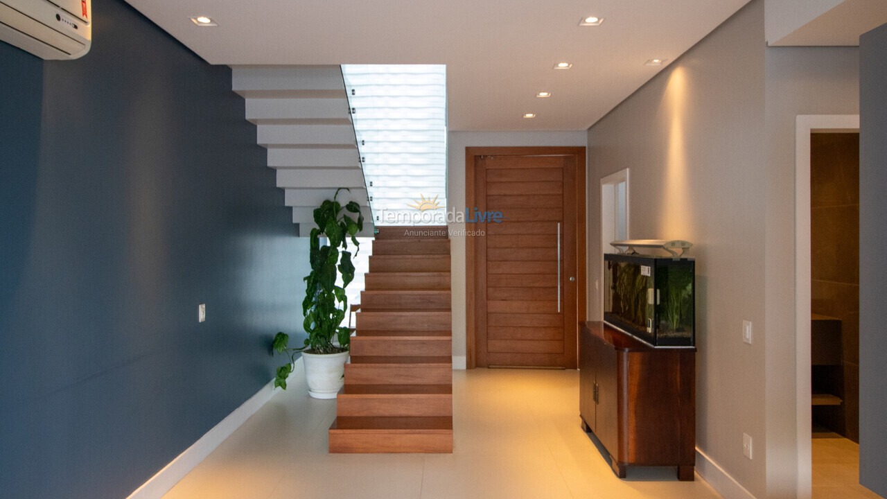 Casa para aluguel de temporada em Florianopolis (Canasvieiras)