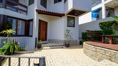 High standard house with swimming pool and views of the Beira Mar de Floripa