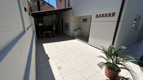 🏡 Linda Casa com Piscina na Praia de Bombas 🌊