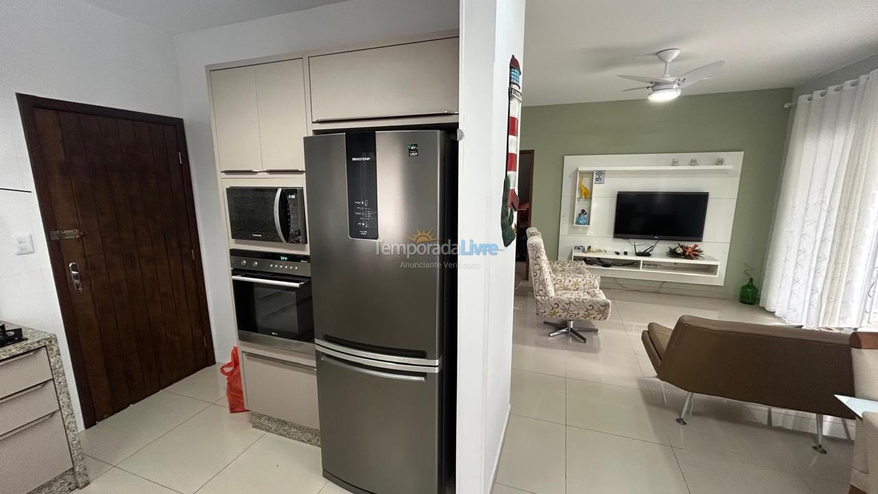 Casa para aluguel de temporada em Bombinhas (Praia de Bombas)