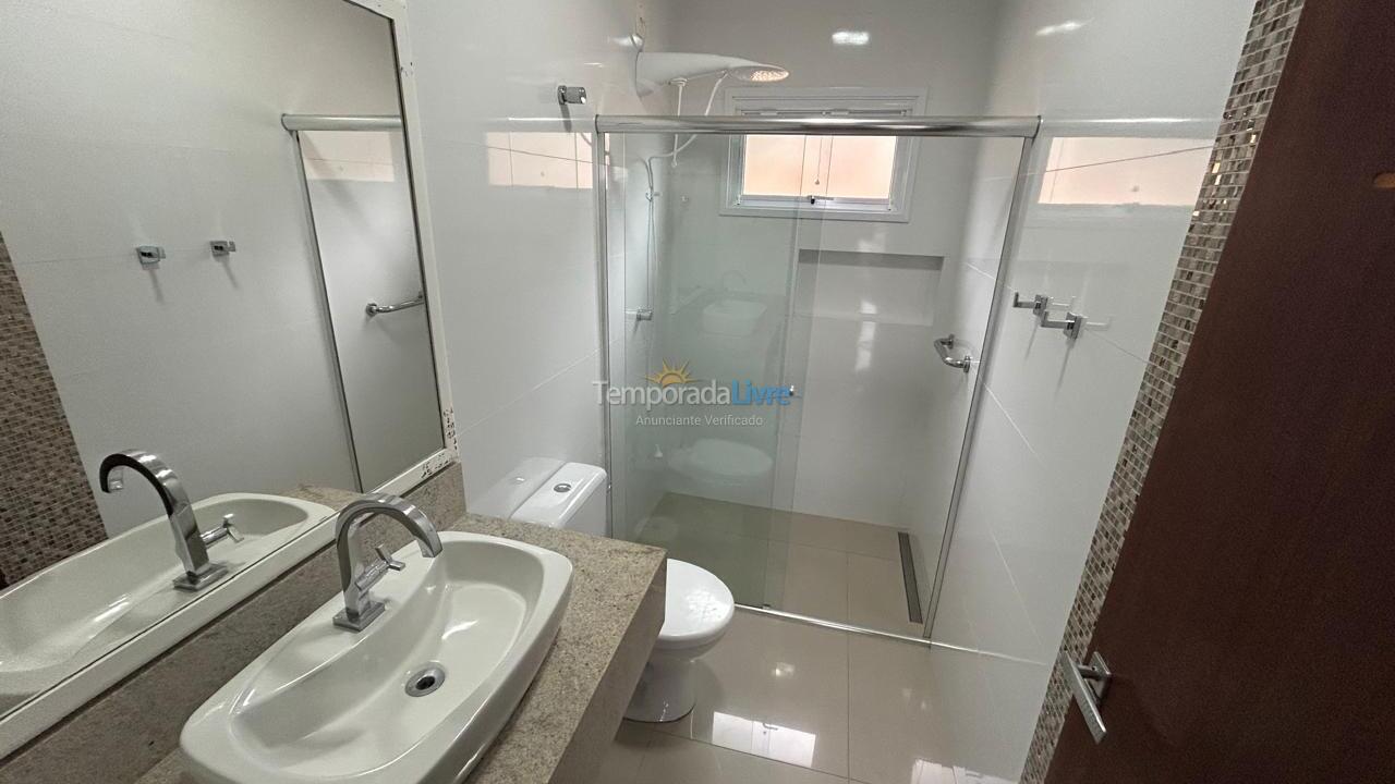 Casa para aluguel de temporada em Bombinhas (Praia de Bombas)