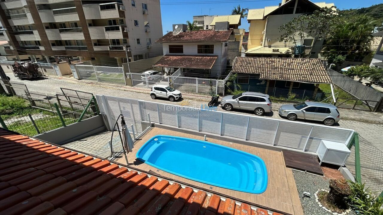 Casa para aluguel de temporada em Bombinhas (Praia de Bombas)
