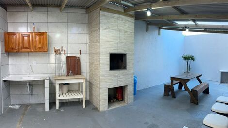 COMPLETE HOUSE WITH POOL IN BOMBAS