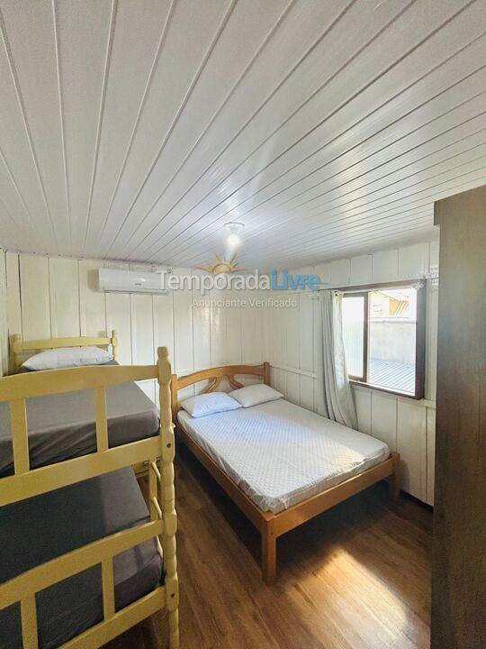 House for vacation rental in Bombinhas (Praia de Bombas)