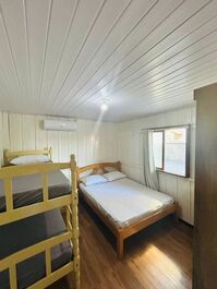 COMPLETE HOUSE WITH POOL IN BOMBAS