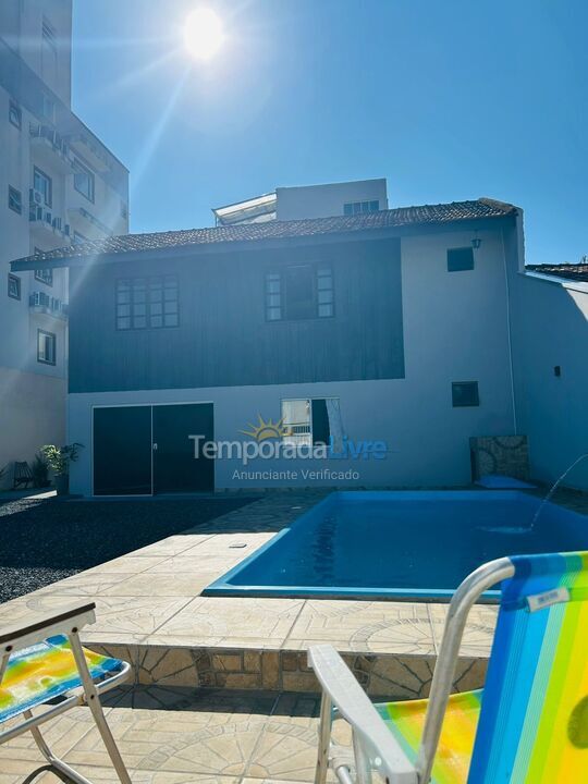 House for vacation rental in Bombinhas (Praia de Bombas)