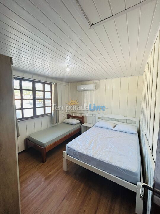 House for vacation rental in Bombinhas (Praia de Bombas)