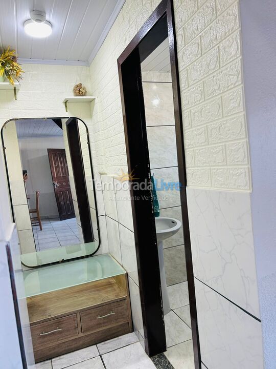 House for vacation rental in Bombinhas (Praia de Bombas)