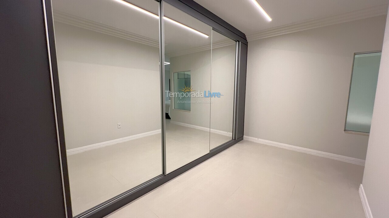 Apartamento para aluguel de temporada em Itapema (Centro)