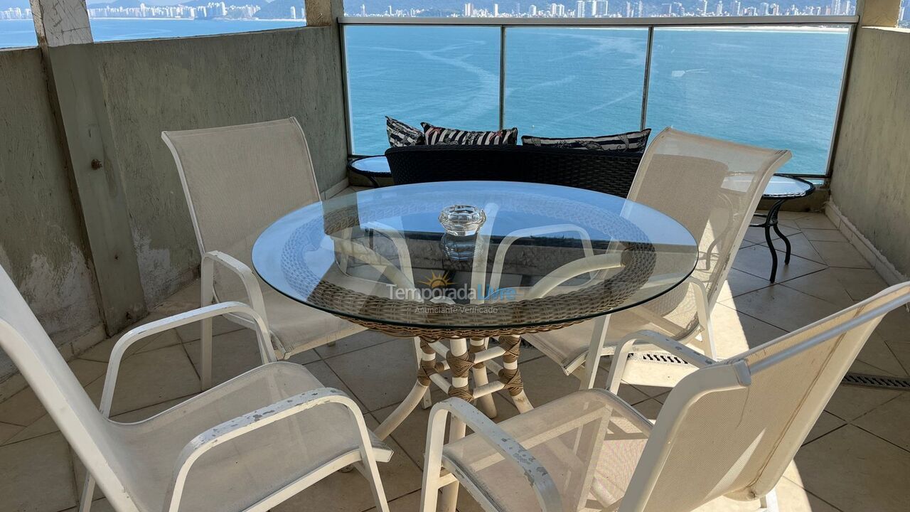 Casa para aluguel de temporada em Guarujá (Enseada)