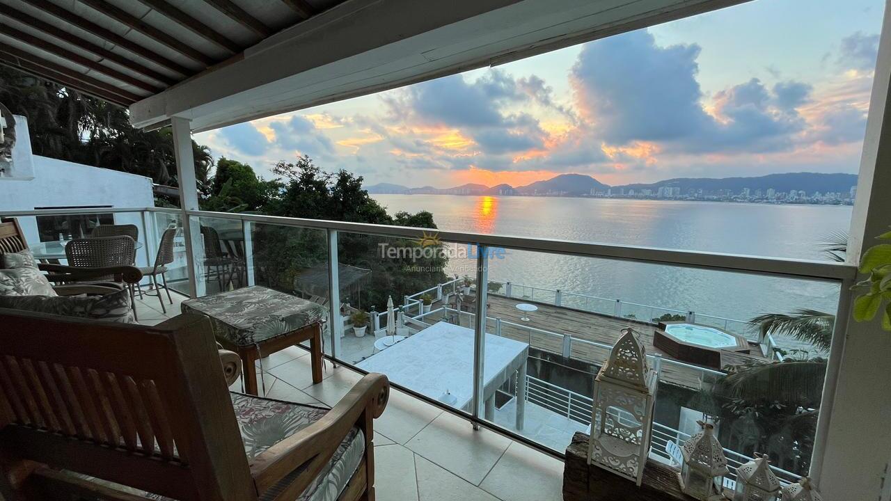 Casa para aluguel de temporada em Guarujá (Enseada)