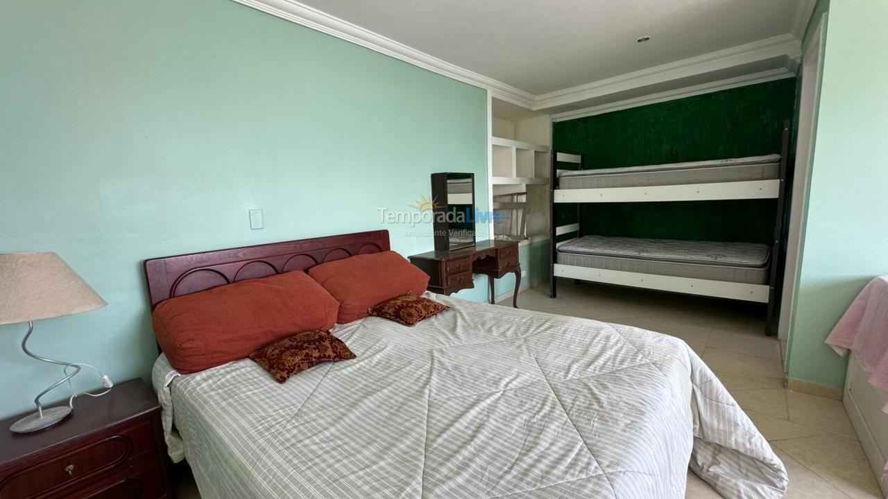 Casa para aluguel de temporada em Guarujá (Enseada)