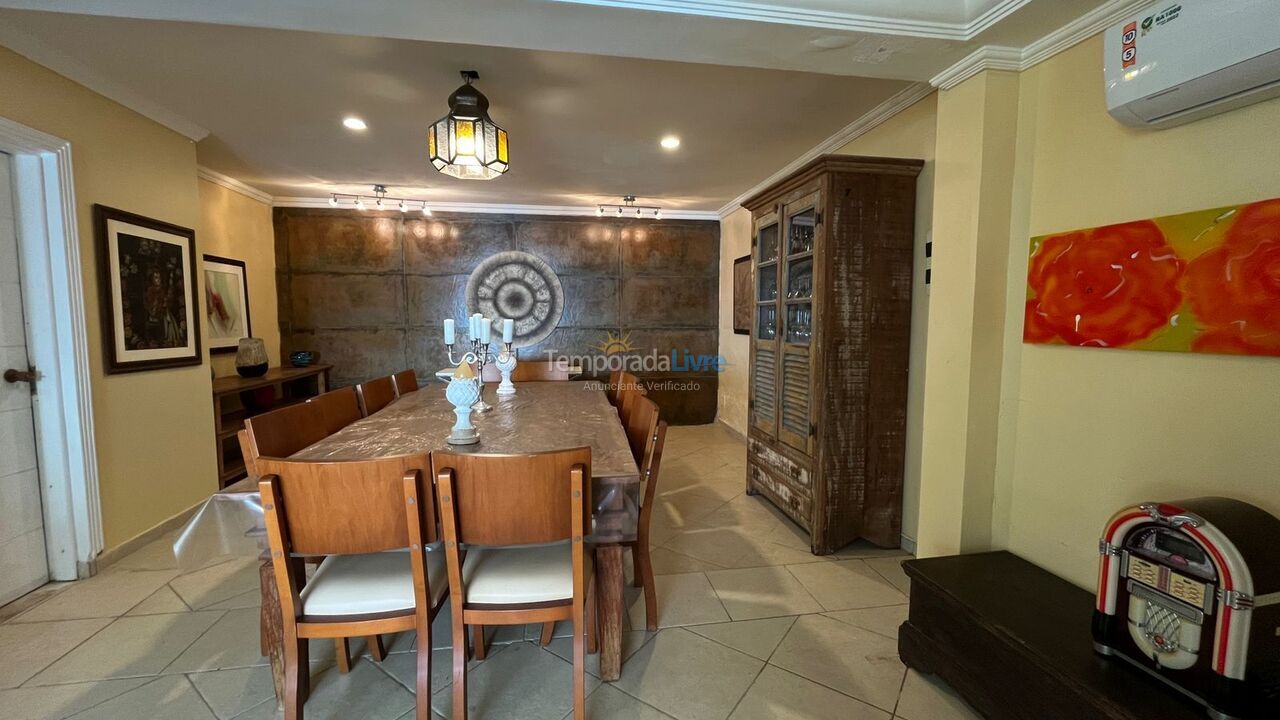 Casa para aluguel de temporada em Guarujá (Enseada)