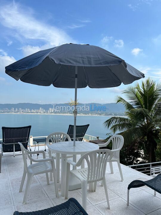 Casa para aluguel de temporada em Guarujá (Enseada)