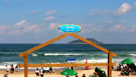 Apartamento na Praia do Tombo em Guarujá-SP