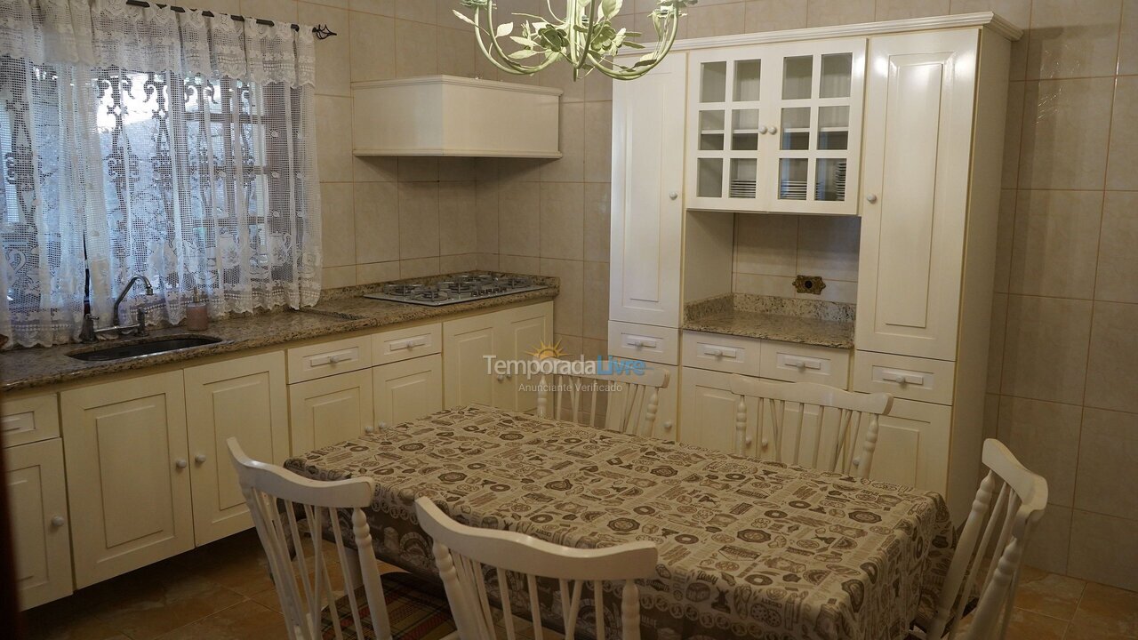 Casa para aluguel de temporada em Indaiatuba (Chácaras Videiras de Itaici)