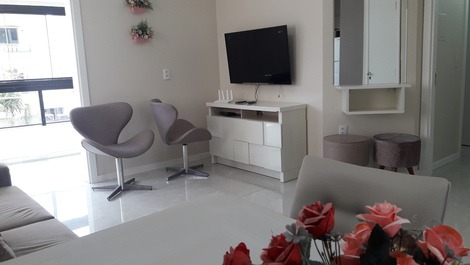 Beautiful apartment with 3 bedrooms in Meia Praia-Itapema