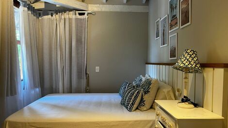 Baleia, 6 dormitórios, piscina, espaço gourmet, em condomínio fechado