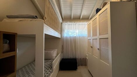 Baleia, 6 dormitórios, piscina, espaço gourmet, em condomínio fechado