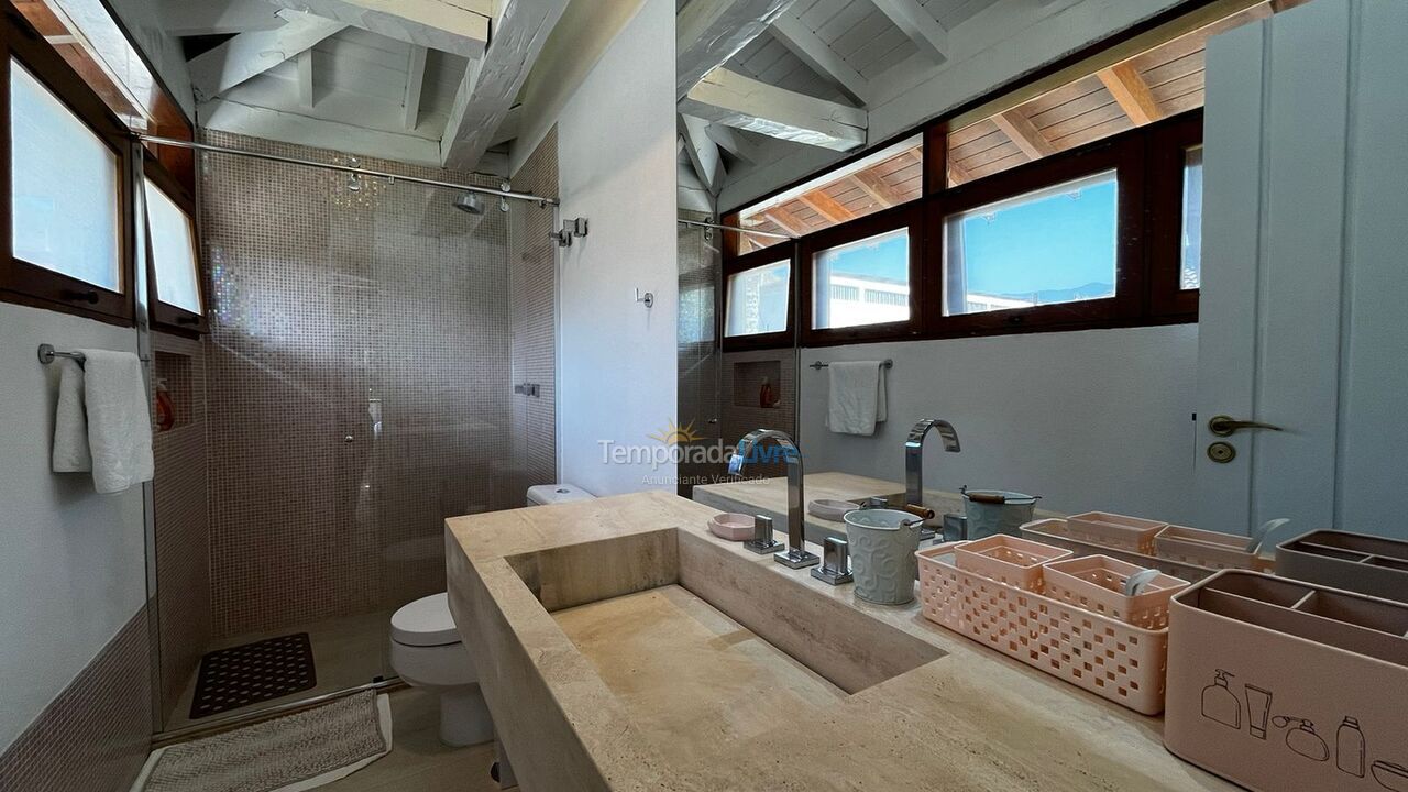 Casa para aluguel de temporada em São Sebastião (Praia da Baleia)