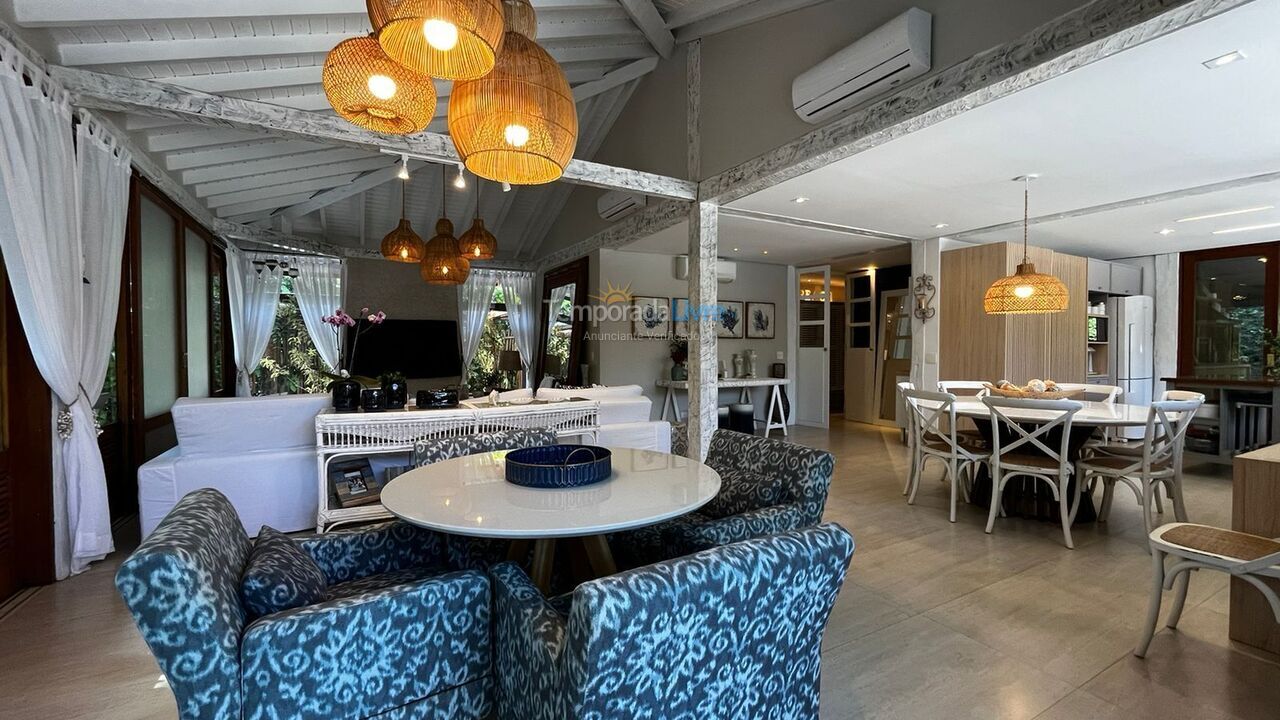 Casa para aluguel de temporada em São Sebastião (Praia da Baleia)