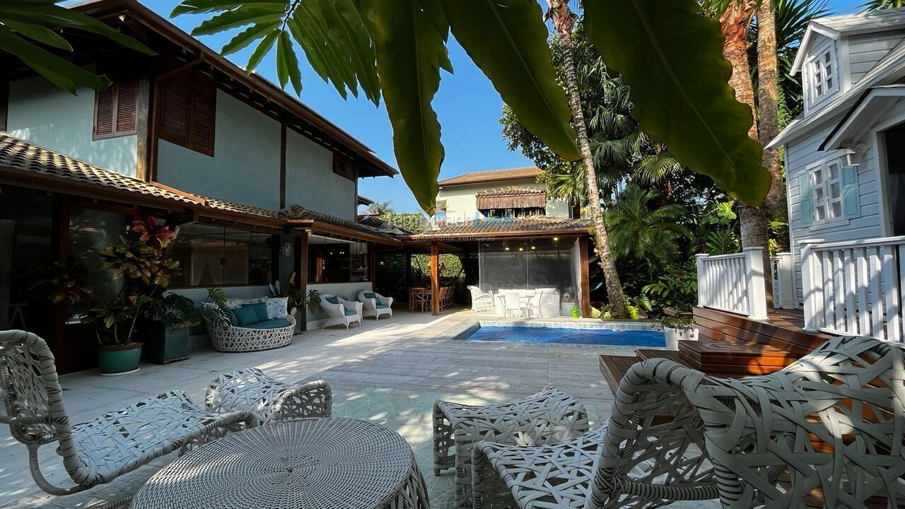 Casa para aluguel de temporada em São Sebastião (Praia da Baleia)