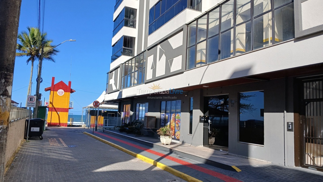 Apartamento para aluguel de temporada em Itapema (Meia Praia)