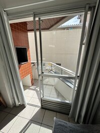 🏖️ÓTIMO APTO DE 1 QUARTO, PARA 4 PESSOAS NO CORAÇÃO DE CANASVIEIRAS.🌅