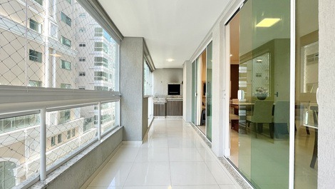 3 Suites de Alto Estándar para Alquiler por Temporada, Rua 292, Meia Praia, Itapema