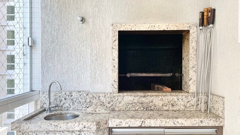 3 Suites de Alto Estándar para Alquiler por Temporada, Rua 292, Meia Praia, Itapema