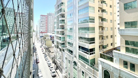 3 Suites de Alto Estándar para Alquiler por Temporada, Rua 292, Meia Praia, Itapema