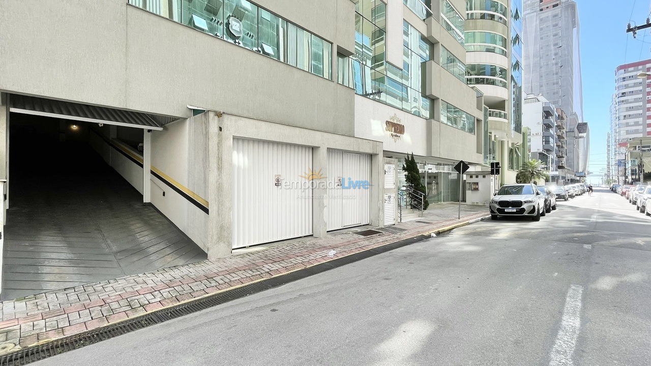 Apartamento para alquiler de vacaciones em Itapema (Meia Praia)