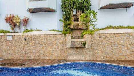 ¡Un Oasis en São Sebastião! Apartamento con vistas al mar ¡Fantástico!