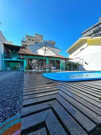 Spacious house in Mariscal with pool for up to 25 people