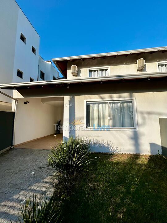 House for vacation rental in Bombinhas (Canto Grande)