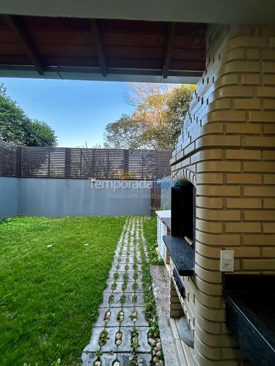 House for vacation rental in Bombinhas (Canto Grande)