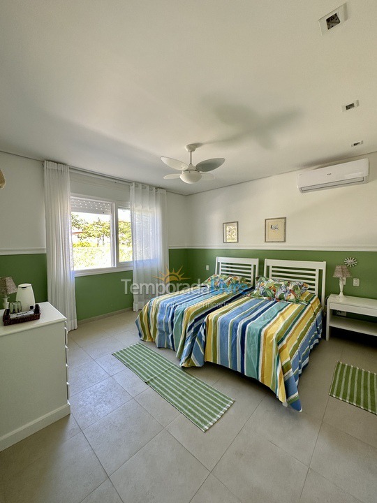 Casa para aluguel de temporada em São Sebastião (244)