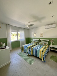 Baleia, 8 suítes, piscina priv., espaço gourmet, 16 pessoas