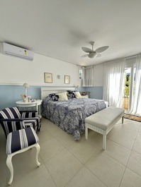 Baleia, 8 suítes, piscina priv., espaço gourmet, 16 pessoas