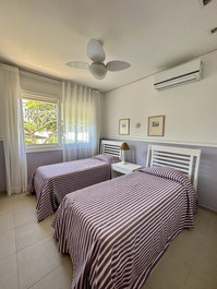 Baleia, 8 suítes, piscina priv., espaço gourmet, 16 pessoas