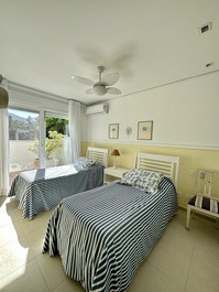 Baleia, 8 suítes, piscina priv., espaço gourmet, 16 pessoas