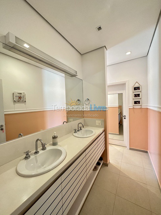 Casa para aluguel de temporada em São Sebastião (244)