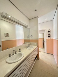 Baleia, 8 suítes, piscina priv., espaço gourmet, 16 pessoas