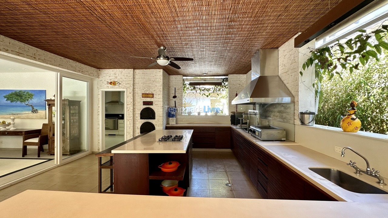 Casa para aluguel de temporada em São Sebastião (244)