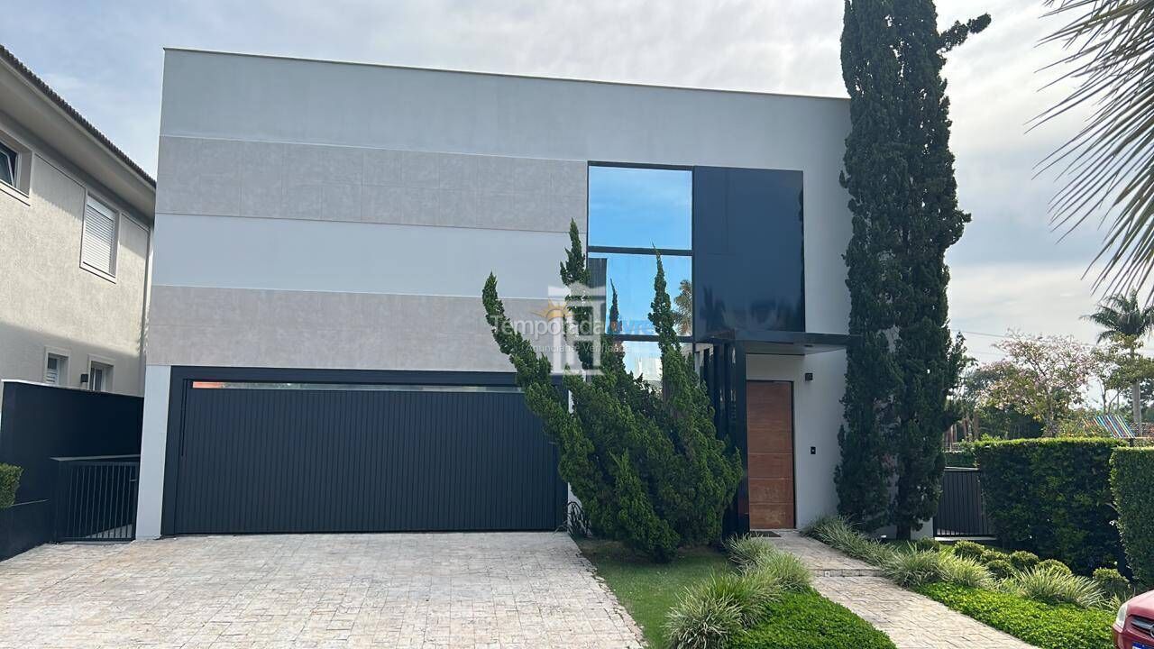 Casa para aluguel de temporada em Florianopolis (Jurerê Internacional)