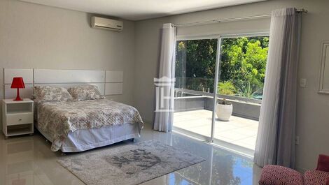 Casa de Condomínio com 4 quartos de Temporada, Jurerê