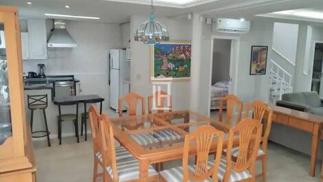 Casa com Piscina Jurerê